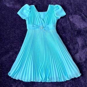 Girls Pretty Teal Special Occasion Dress w/Pleated Skirt & Self Tie Belt size 6